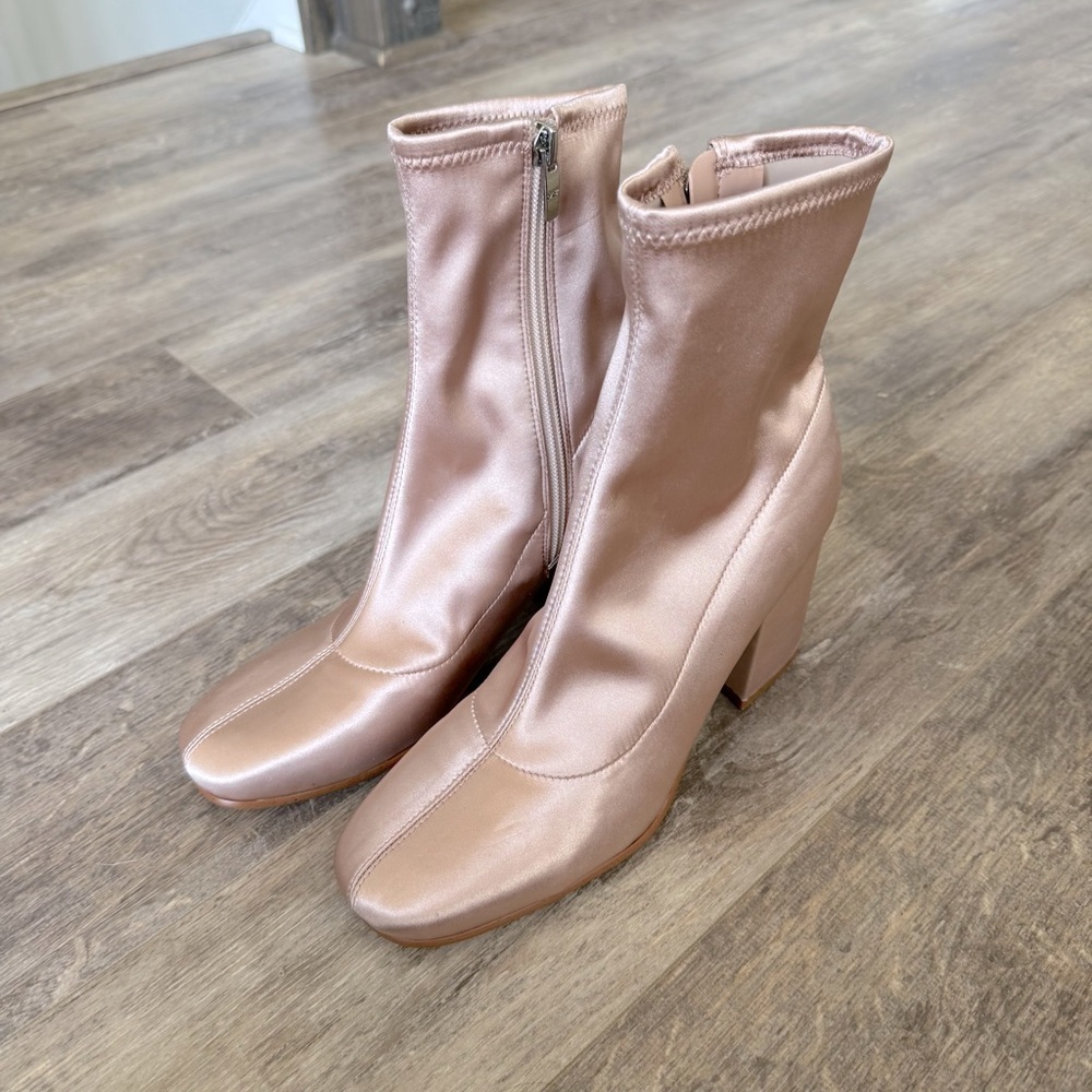 NWOT! Marc Fischer Almond Toe Ficela Satin Block Heel Ankle Boots - Pink